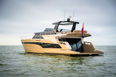 ​Motorboot van het Jaar Innovatieprijs 2023 voor SLX54