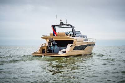 In-water debut SLX54 at Motorboot Sneek