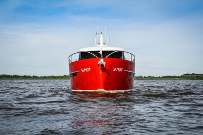 Super Lauwersmeer mit zwei Discovery-Modelle auf der Motorboot Sneek