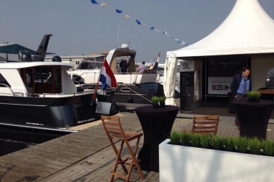 Super Lauwersmeer met Discovery-serie op Motorboot Sneek 2016