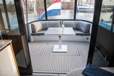 World premiere Discovery 46 OC "Longroof" on Motorboot Sneek 2022