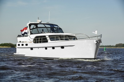 Super Lauwersmeer met Discovery 45 AC & 46 OC op Motorboot Sneek