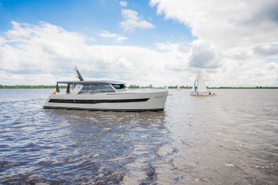 Jubilierendes Super Lauwersmeer auf der HISWA te Water 2024