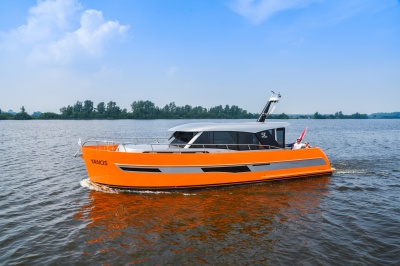Super Lauwersmeer mit beiden Discovery-Topmodellen auf der Motorboot Sneek