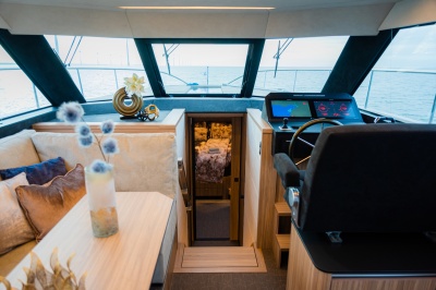 'In-water' Debüt der SLX54 auf der Motorboot Sneek
