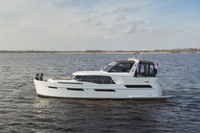 Step aboard the Discovery 47 AC for a one week pilot voyage