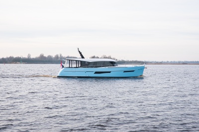 World premiere Discovery 46 OC "Longroof" on Motorboot Sneek 2022