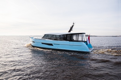 World premiere Discovery 46 OC "Longroof" on Motorboot Sneek 2022